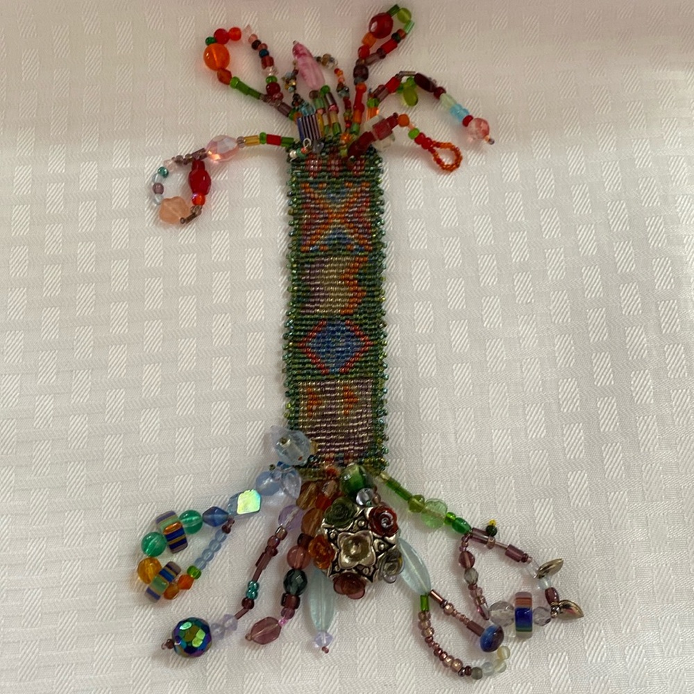 Vintage beaded dangle bracelet